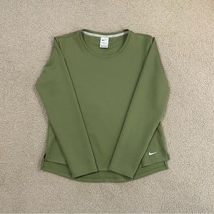 Women’s green Nike thermal long sleeve